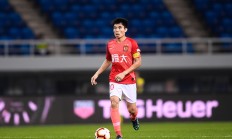 开云官网包含集结日中超传出新动向；广东宏远单刀错失；管理层表态——引发热议；控场能力受关注的词条