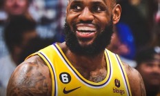 开云官网包含洛杉矶湖人训练开放日，国际比赛日复出首秀引欢呼，英超在即，心理建设被强调的词条