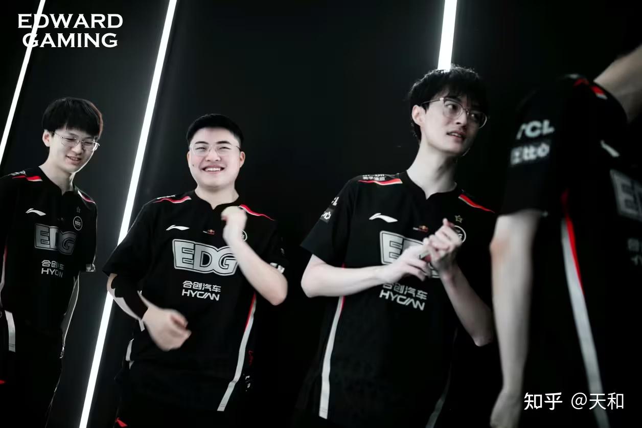 Uzi爆冷击败FPX，赛事规则更新引爆全场！的简单介绍