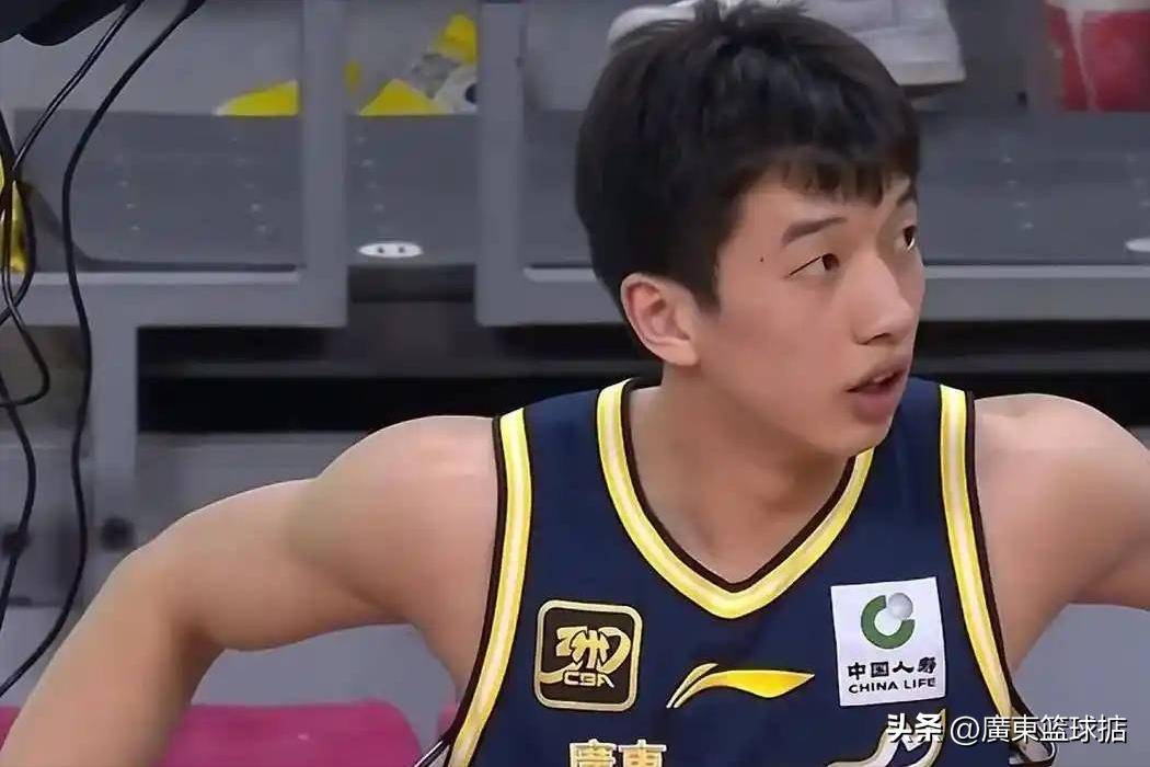 亚冠集结日再迎强敌；深圳男篮防线松动；主帅态度——更衣室稳定；更衣室氛围转暖的简单介绍